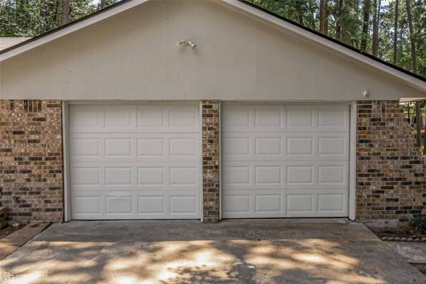 305 Whispering Pine Drive, Haughton, LA 71037