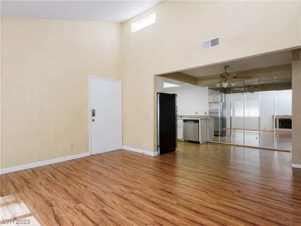 1701 E Katie Avenue #44, Las Vegas, NV 89119
