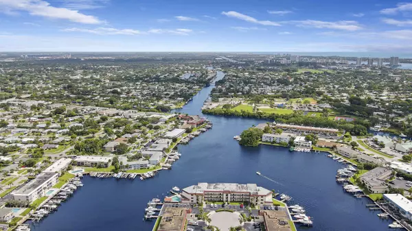 309 Lake CIR 203, North Palm Beach, FL 33408