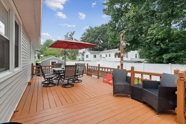 17 Glenwood Dr, Lawrence, MA 01843