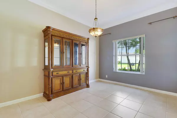 182 Kensington WAY, Royal Palm Beach, FL 33414