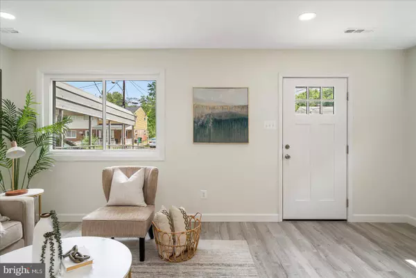 6926 FOREST TER, Hyattsville, MD 20785