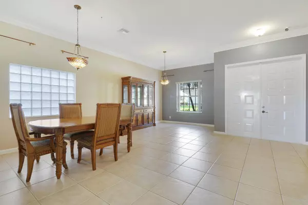 182 Kensington WAY, Royal Palm Beach, FL 33414