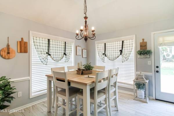 436 Vista Court, Richland, MS 39218