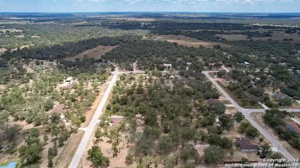 320 INWOOD, Poteet, TX 78065