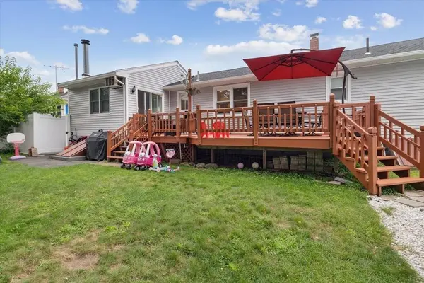 17 Glenwood Dr, Lawrence, MA 01843