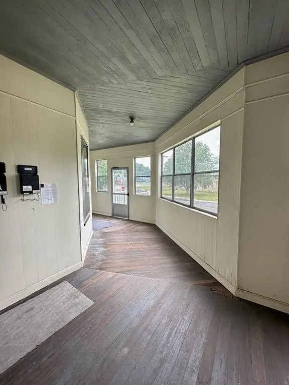 171 Vernon St, Gardner, MA 01440