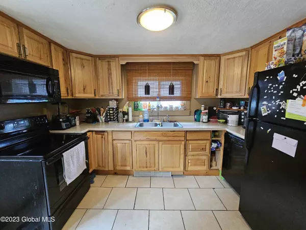 206 2nd Avenue, Gloversville, NY 12078