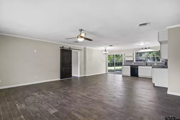 805 Wildwood Rd, Daingerfield, TX 75638