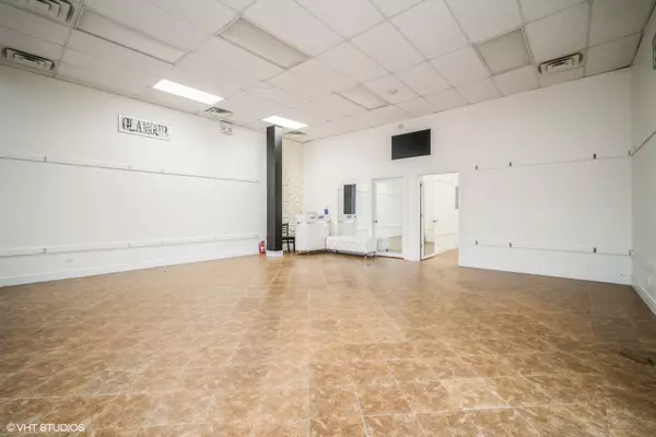 2952 W Irving Park RD #D, Chicago, IL 60618