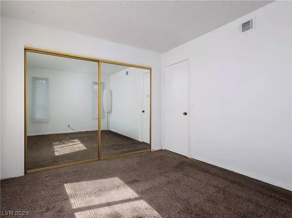 1701 E Katie Avenue #44, Las Vegas, NV 89119