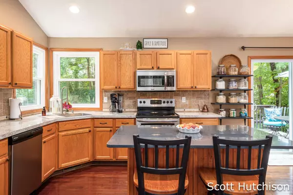 10756 Green Timber Drive, Greenville, MI 48838