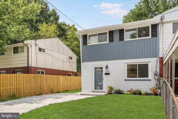 6926 FOREST TER, Hyattsville, MD 20785