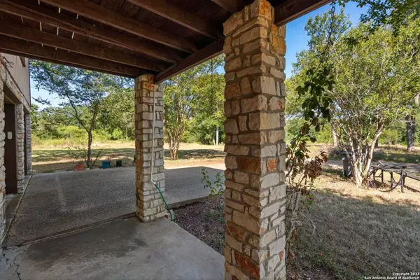 6104 FM 672, Dale, TX 78616