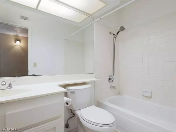 1701 E Katie Avenue #44, Las Vegas, NV 89119