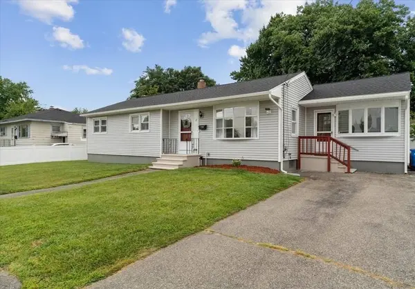 17 Glenwood Dr, Lawrence, MA 01843