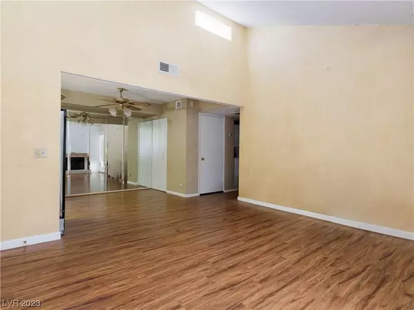 1701 E Katie Avenue #44, Las Vegas, NV 89119