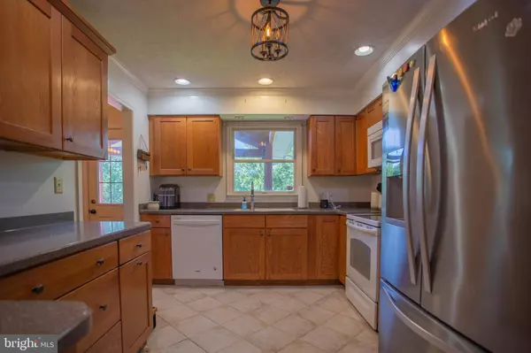 442 POETS LN, Inwood, WV 25428