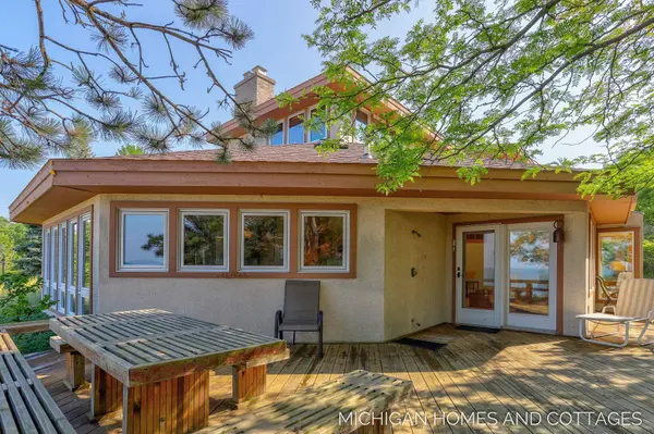 12599 Wilderness Trl, Grand Haven, MI 49417