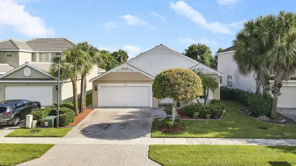 182 Kensington WAY, Royal Palm Beach, FL 33414