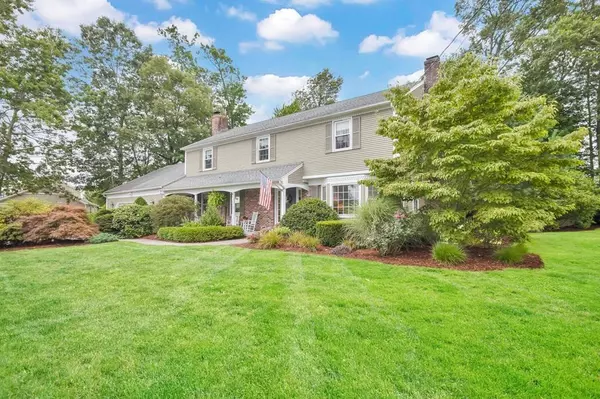 27 Eastwood Dr, Wilbraham, MA 01095