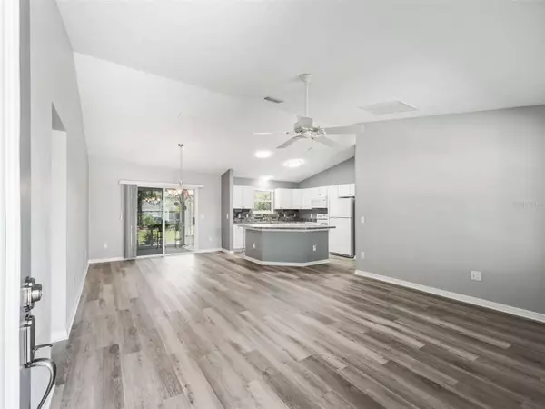 702 EASTBOURNE LN, The Villages, FL 32163