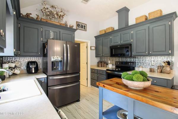 436 Vista Court, Richland, MS 39218