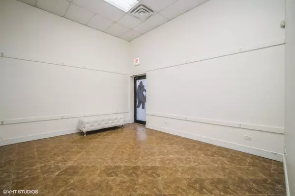 2952 W Irving Park RD #D, Chicago, IL 60618