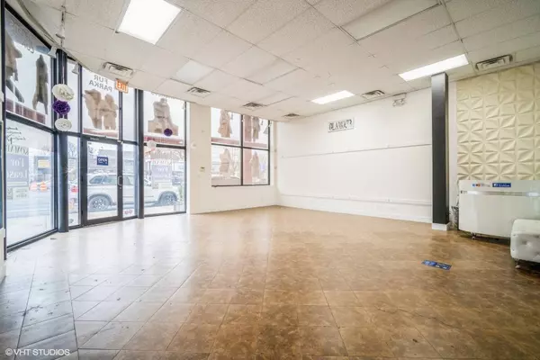 2952 W Irving Park RD #D, Chicago, IL 60618