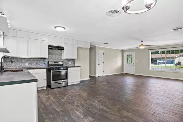 805 Wildwood Road, Daingerfield, TX 75638