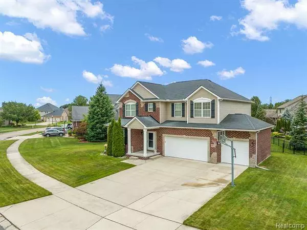 48133 Ellington Drive, Macomb, MI 48044