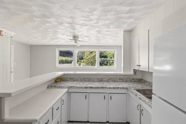 102 Mendon St, Blackstone, MA 01504