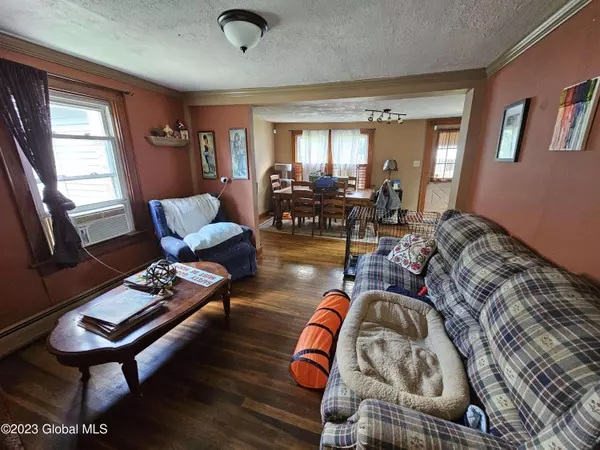 206 2nd Avenue, Gloversville, NY 12078