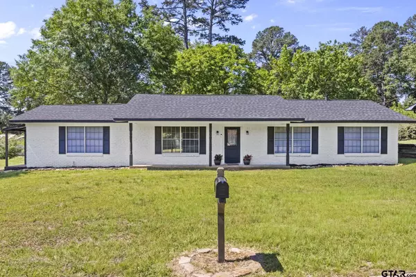 805 Wildwood Rd, Daingerfield, TX 75638