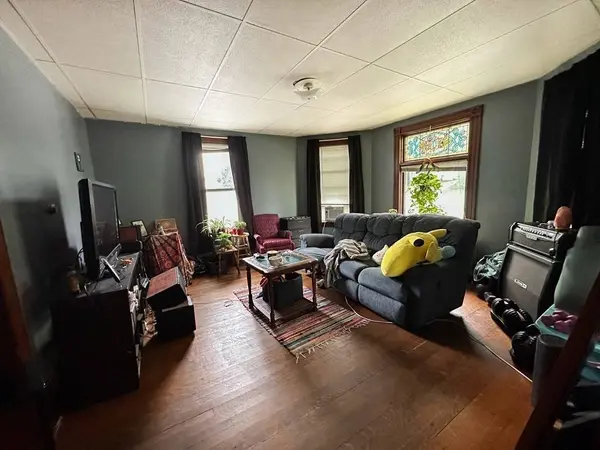 171 Vernon St, Gardner, MA 01440