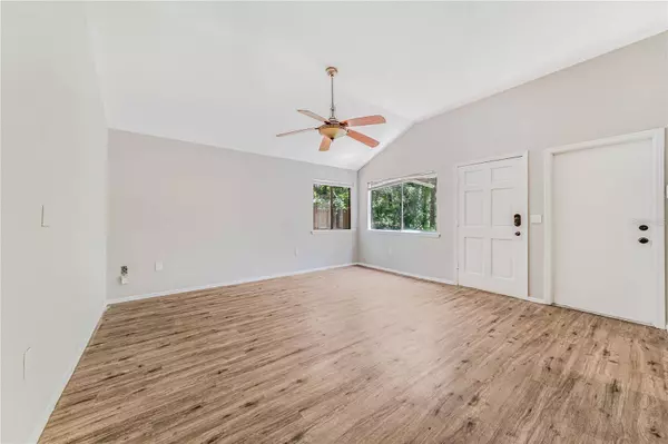 26431 SLEEPY HOLLOW ST, Sorrento, FL 32776