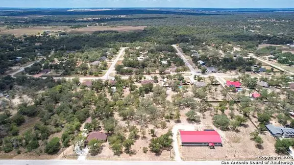 320 INWOOD, Poteet, TX 78065