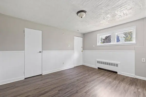 102 Mendon St, Blackstone, MA 01504