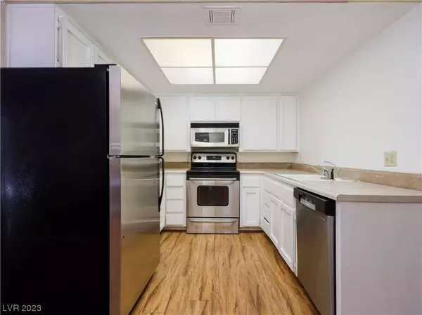 1701 E Katie Avenue #44, Las Vegas, NV 89119