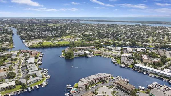 309 Lake CIR 203, North Palm Beach, FL 33408