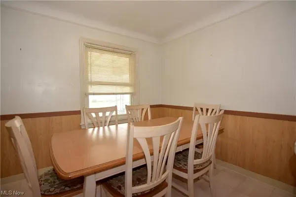 7702 Renwood DR, Parma, OH 44129