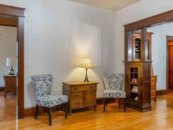 1159 Hawthorne AVE E, Saint Paul, MN 55106