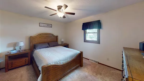 959 Swift ST S, Shakopee, MN 55379