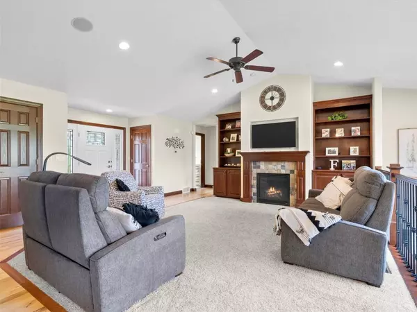 4314 Holly Circle NE, Cedar Rapids, IA 52411