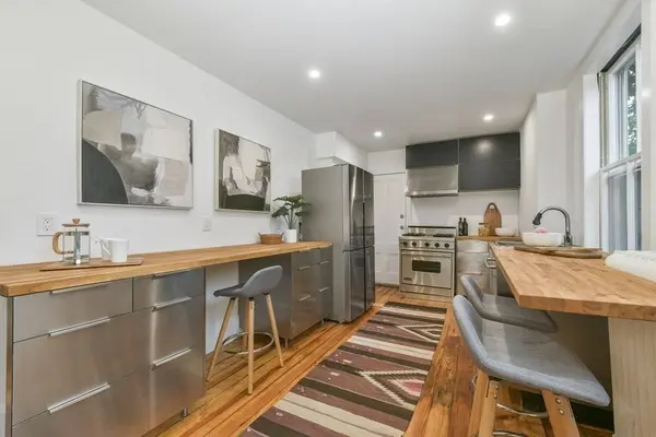 22 Bigelow Street #3B, Cambridge, MA 02139