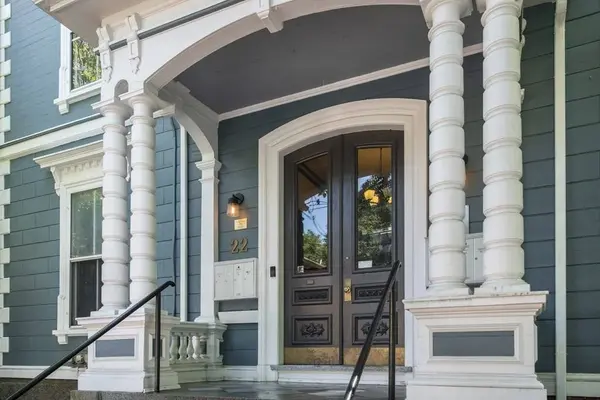 22 Bigelow Street #3B, Cambridge, MA 02139