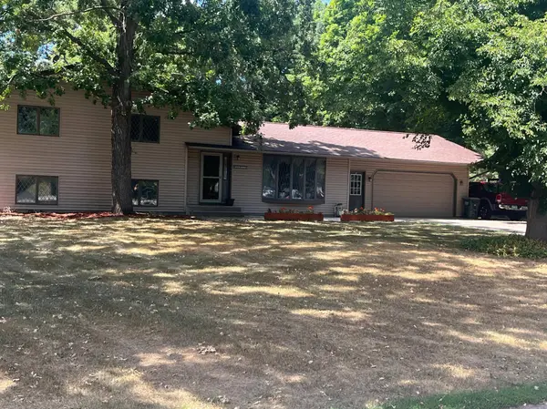 24823 21st AVE, Saint Augusta, MN 56301