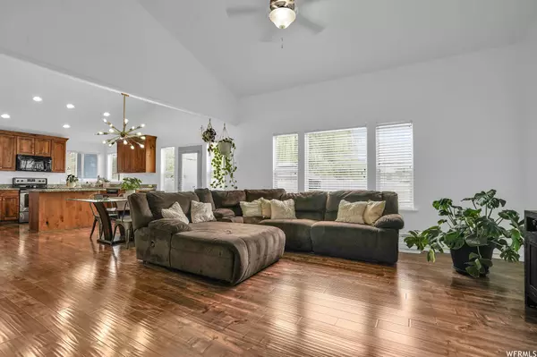 3892 W SIENNA DUNE DR, South Jordan, UT 84009