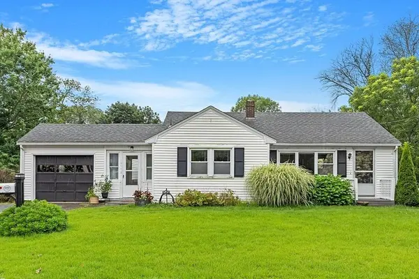 101-1/2 Main St, Groveland, MA 01834
