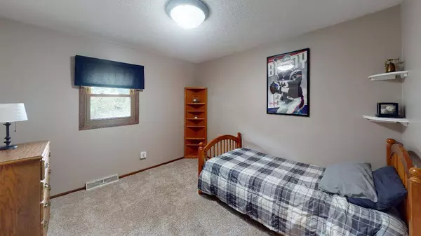 959 Swift ST S, Shakopee, MN 55379